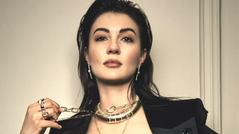 Burcu Özberk kilo eleştirilerine son noktayı koydu: 'Model değilim'