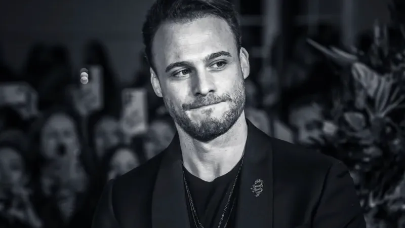 Kerem Bürsin'den Dünya Çapında Büyük Onur! Dubai'ye Uçuyor!