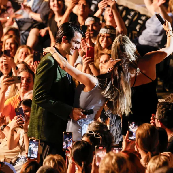 Matteo Bocelli şarkılarıyla mest etti