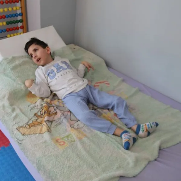 Milyonda bir görülen rahatsızlık hayatını kararttı