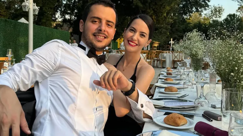 Ezgi Şenler çocukluk aşkıyla evleniyor
