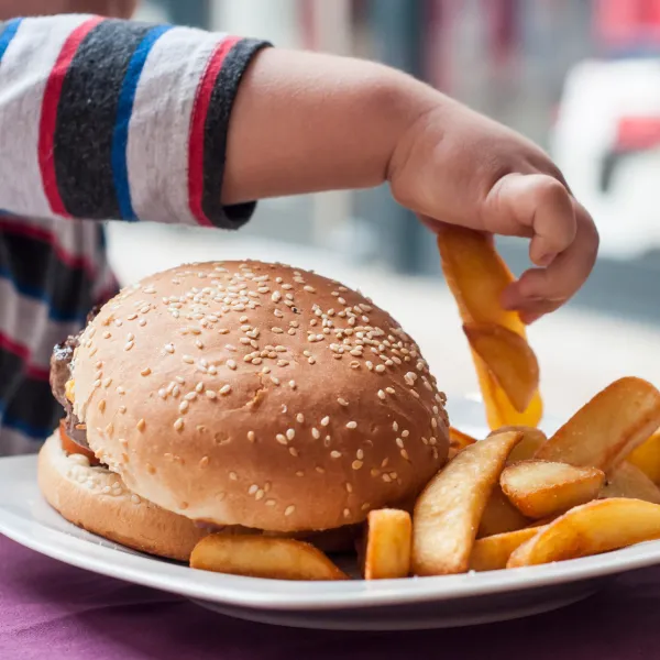 Her 5 çocuktan biri obeziteli 