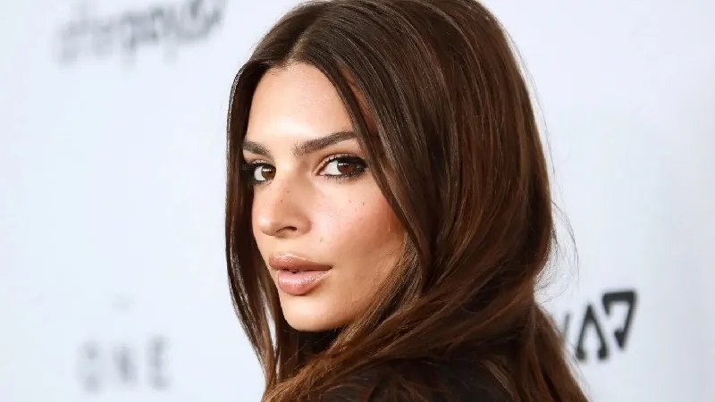 Emily Ratajkowski Met Gala'yı Neden Ekti? Şok Eden İddialar!
