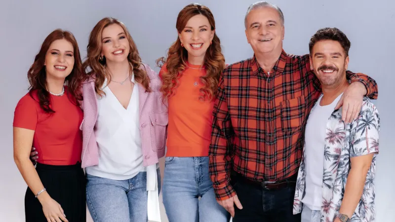 Periler yine sinema salonlarını doldurdu: 'Sihirli Annem' gişede rekor kırdı!