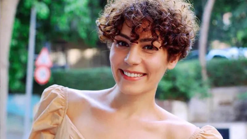 Ünlü oyuncuya büyük şok! Sevgilisi banka hesabını boşalttı!